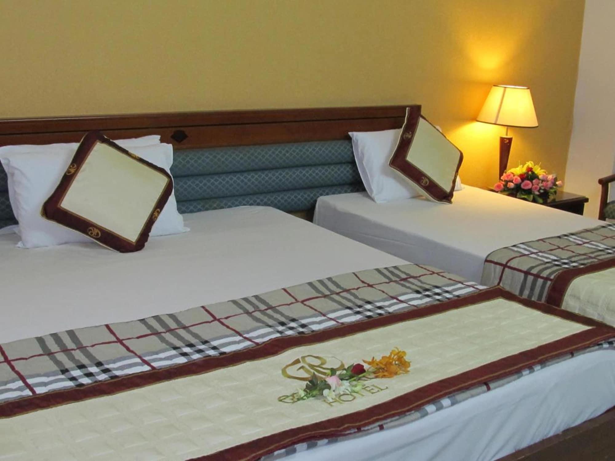 Khach San Trung Mai Hotel Ho Chi Minh City Exterior photo