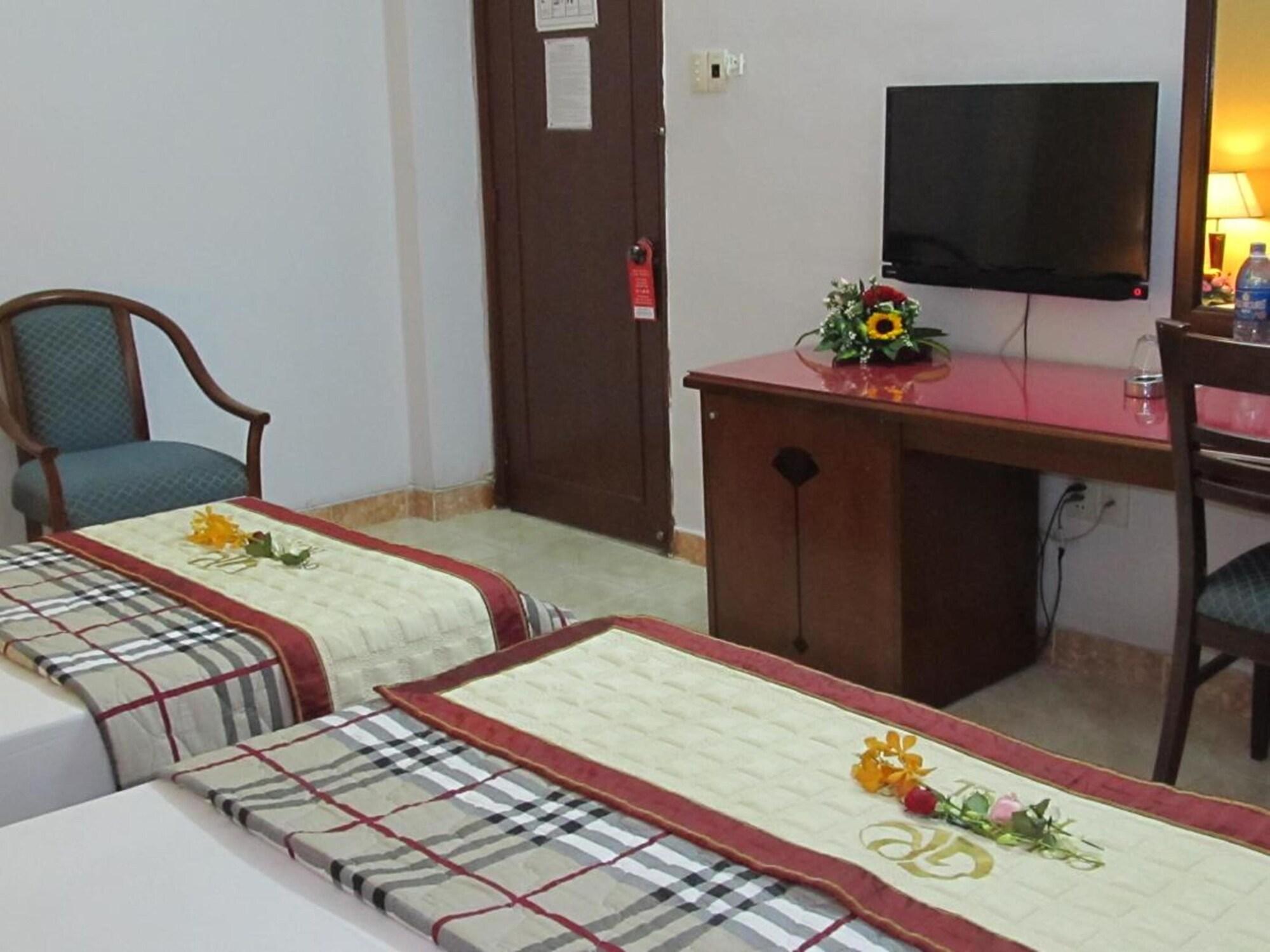Khach San Trung Mai Hotel Ho Chi Minh City Exterior photo