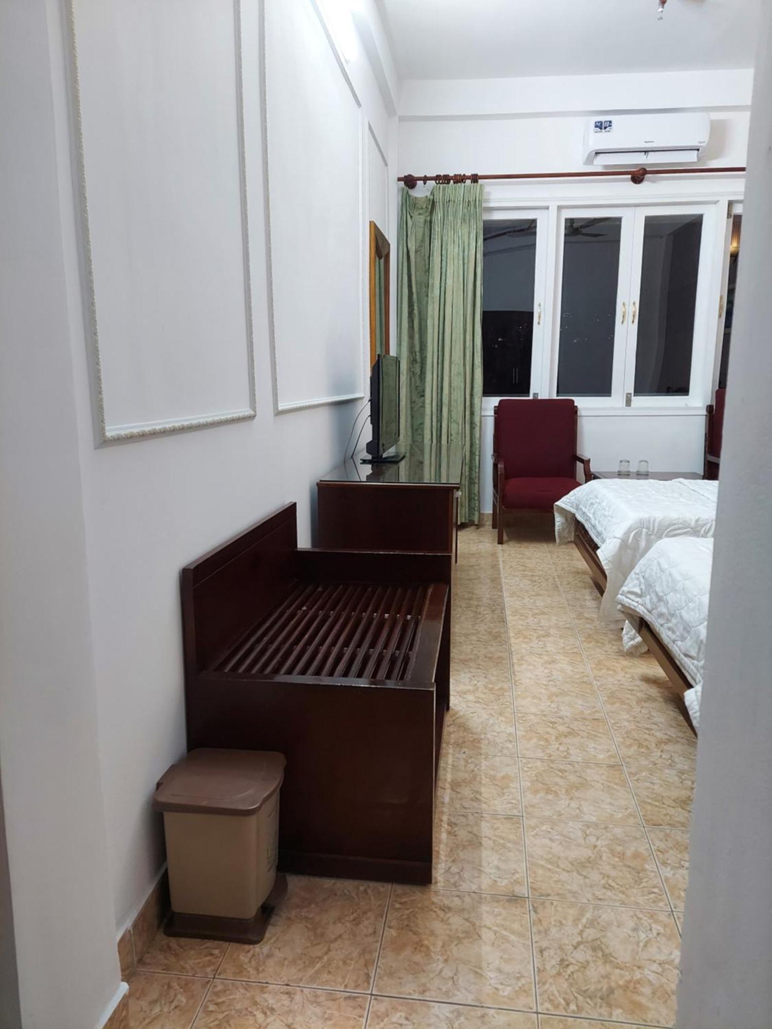 Khach San Trung Mai Hotel Ho Chi Minh City Exterior photo