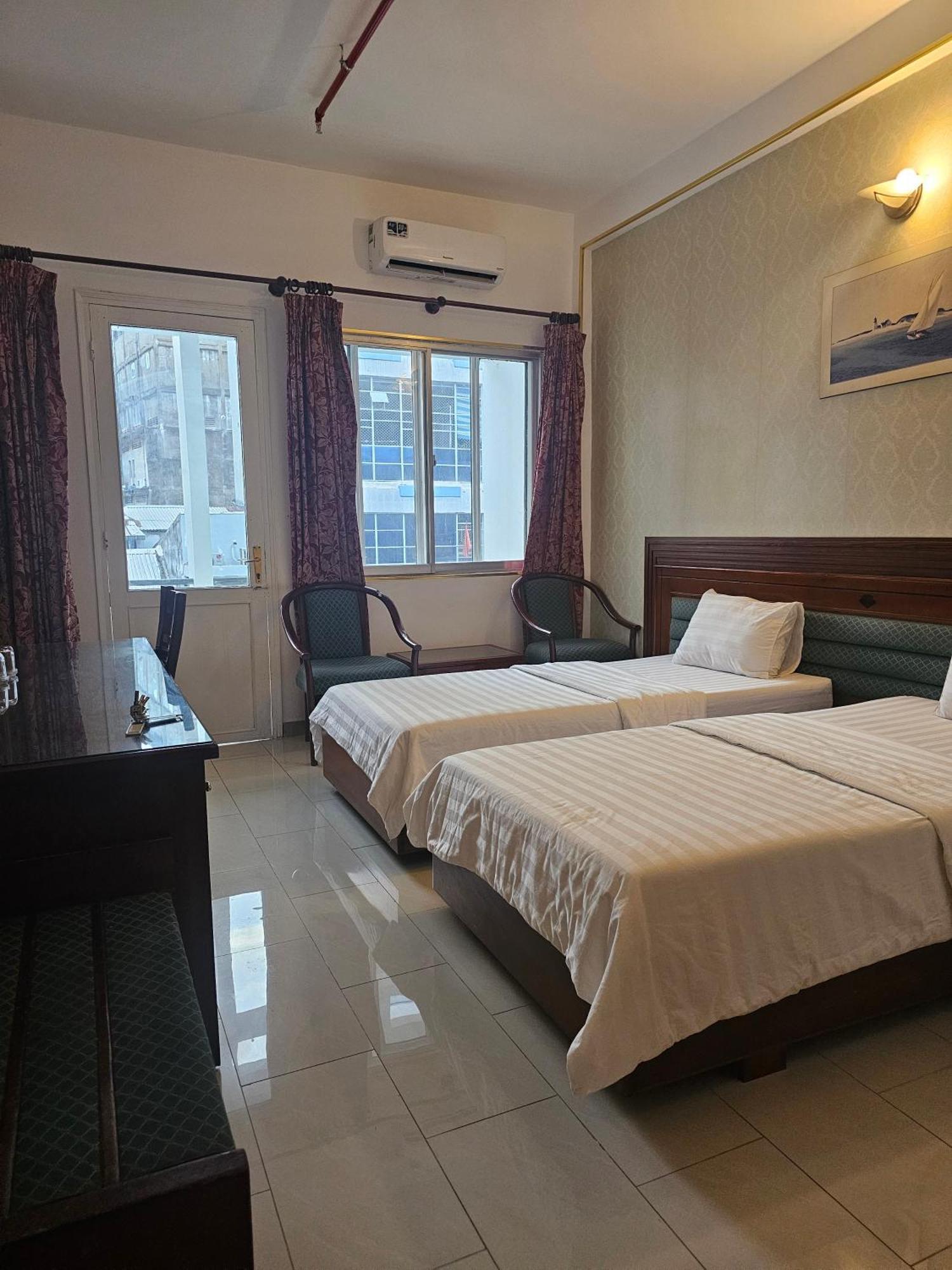 Khach San Trung Mai Hotel Ho Chi Minh City Exterior photo